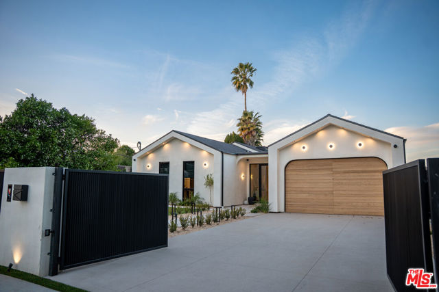 Photo of 22821 Collins St