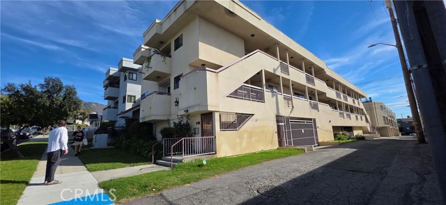 Property photo of 610 E Harvard