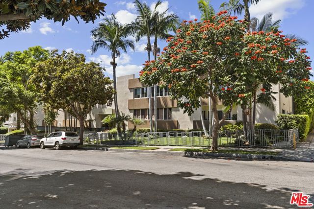 Photo of 1233 N Laurel Av