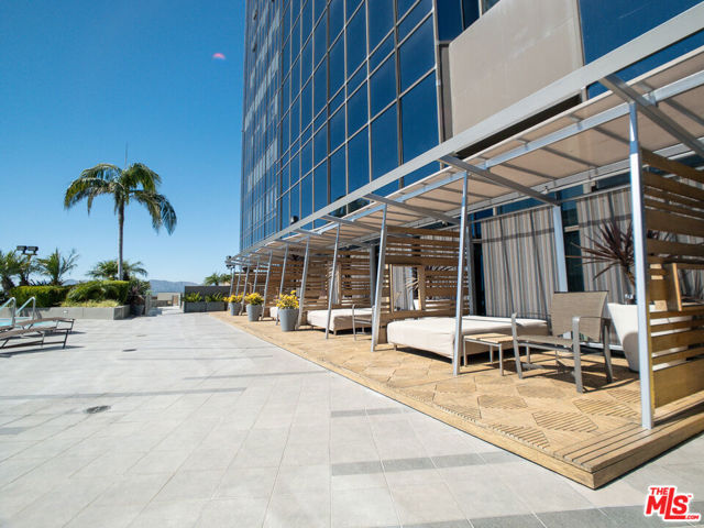 Property photo of 1100 Wilshire BL