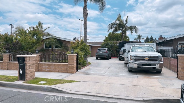 Property photo of 1314 E Sandalwood AV