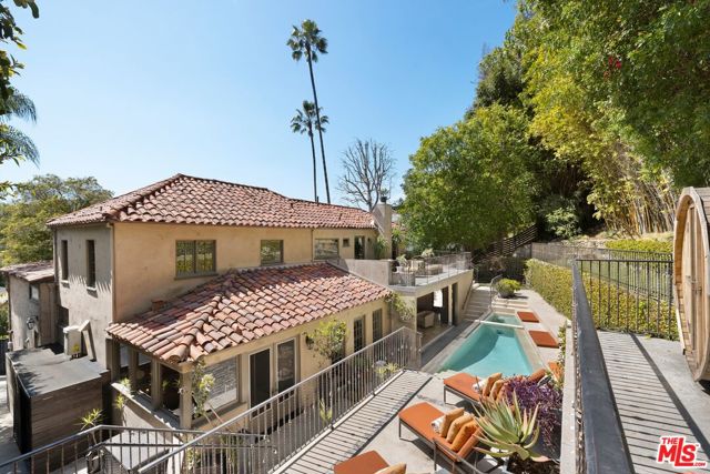 Property photo of 3300 N Knoll DR