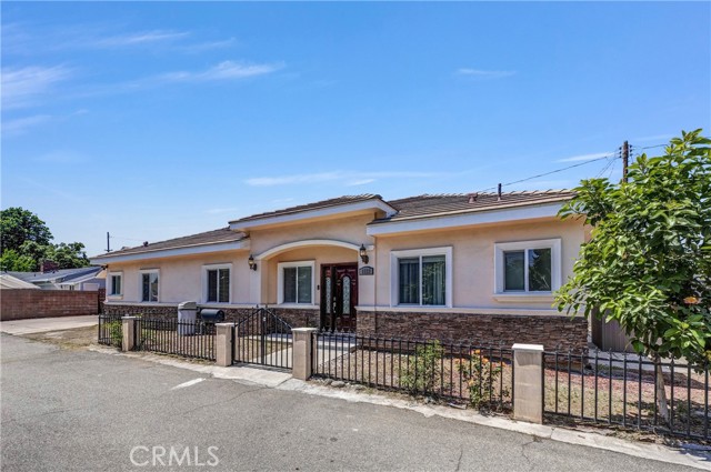 Property photo of 6229 Oak AV