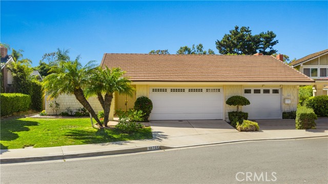 Property photo of 18701 Paseo Cortez