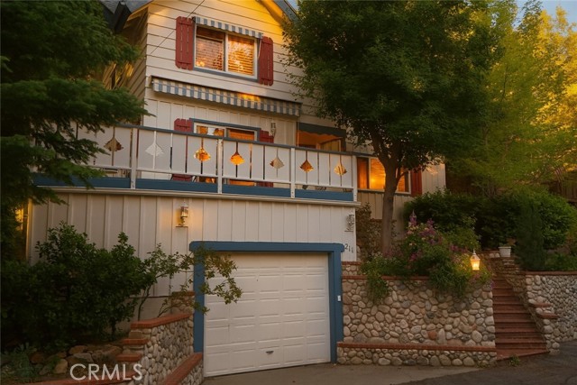 Property photo of 211 Heliotrope DR