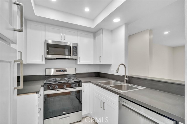 Property photo of 600 W 3rd ST