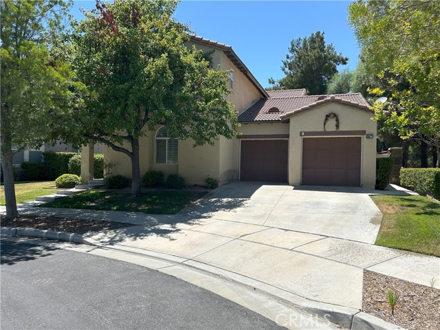 Property photo of 39877 Worthington PL