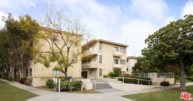 Property photo of 861 S Windsor BL