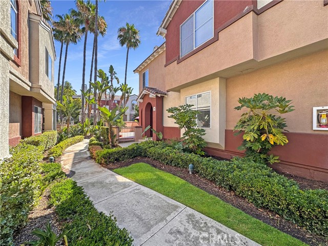 Property photo of 76 Anacapa CT