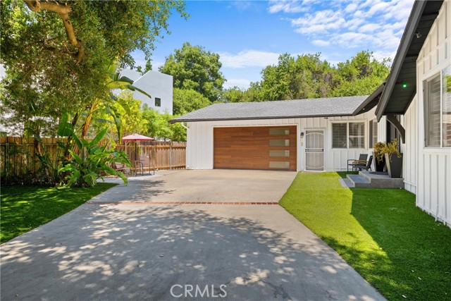 Property photo of 22959 Humming Bird WY