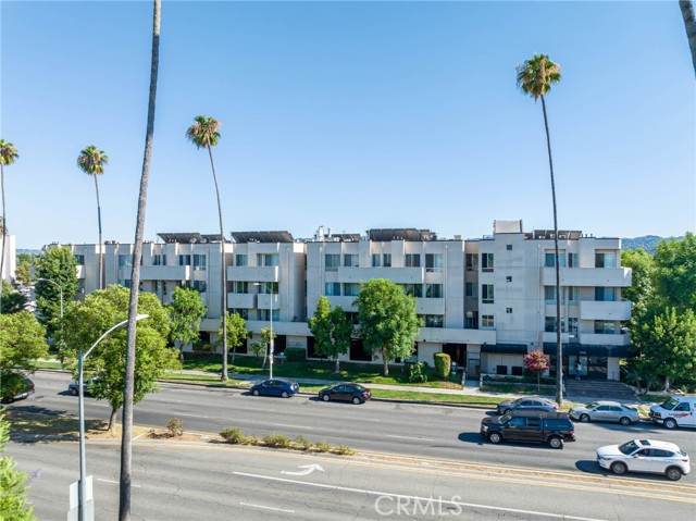 Property photo of 19350 Sherman Way