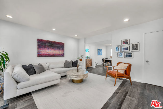 Property photo of 14238 Dickens ST