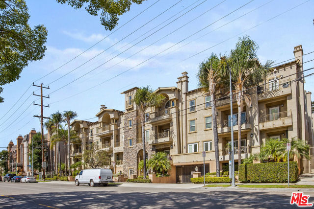 Photo of 10715 Camarillo St