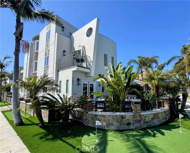 Photo of 701 Huntington