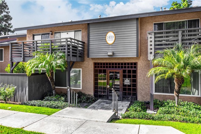 Property photo of 1410 W Lambert