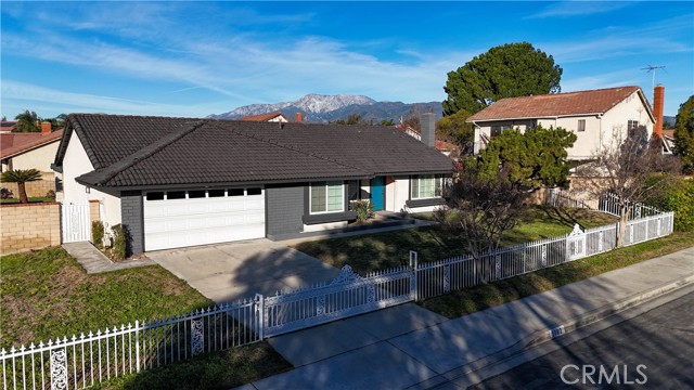 Photo of 1182 N Elmwood