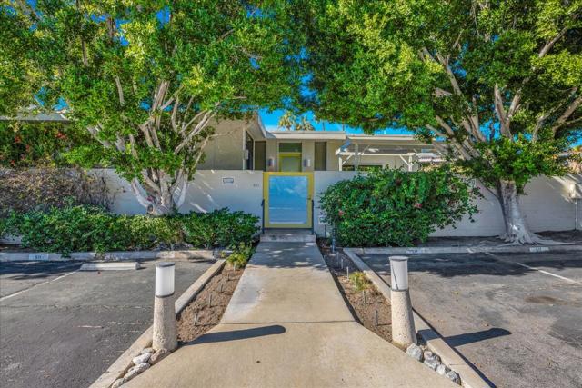 Property photo of 130 W Racquet Club RD