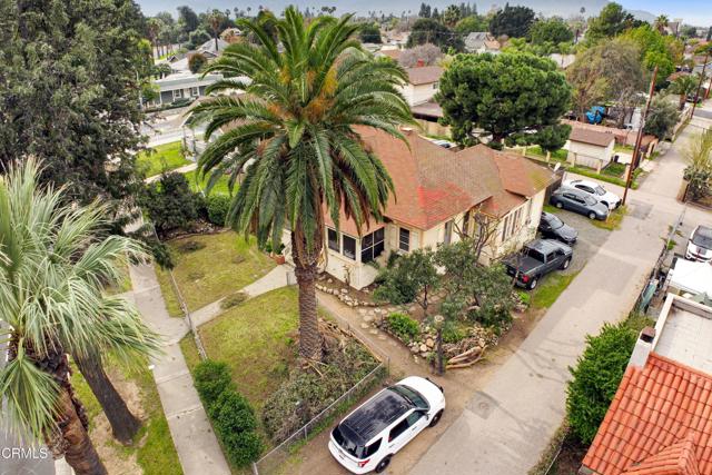 Property photo of 714 E Grand BL