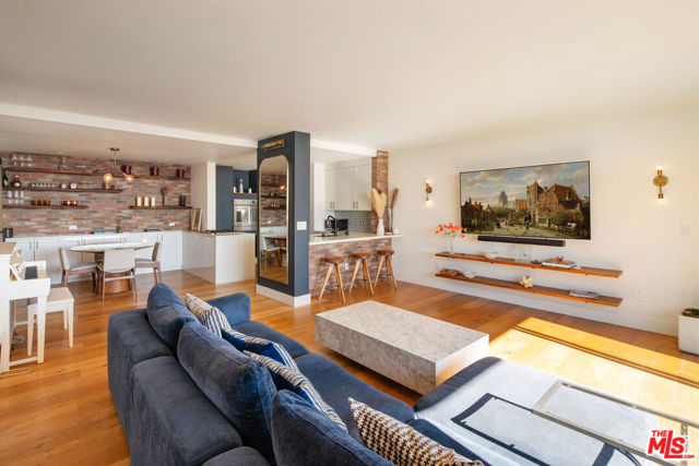 Property photo of 8787 Shoreham DR