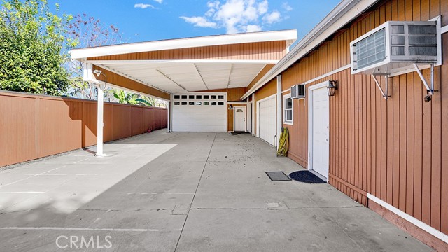 Property photo of 716 N Harbor