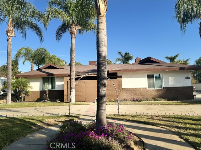 Property photo of 10881 Oleander AV