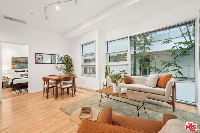 Property photo of 630 W 6th ST