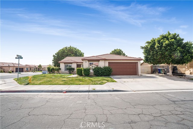 Property photo of 47686 Mirage WY