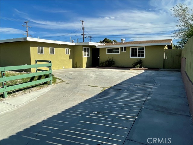 Property photo of 2010 W Lumber ST