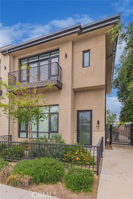Property photo of 501 N Santa Anita AV