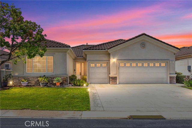 Property photo of 967 Hidden Oaks