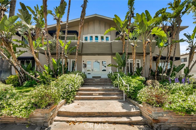 Property photo of 1330 N Crescent Heights BL