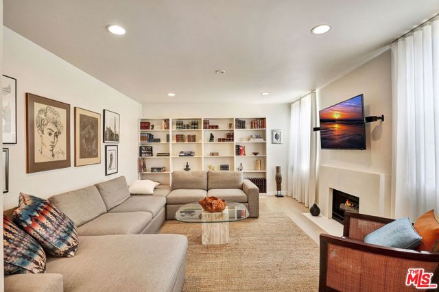 Property photo of 740 N Kings RD