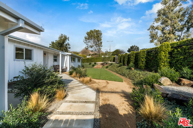 Property photo of 5761 Calpine DR