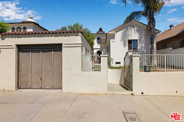 Property photo of 971 Hollins ST