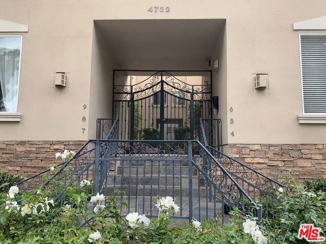 Property photo of 4732 Radford AV