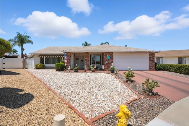 Property photo of 27083 Dahlia CT