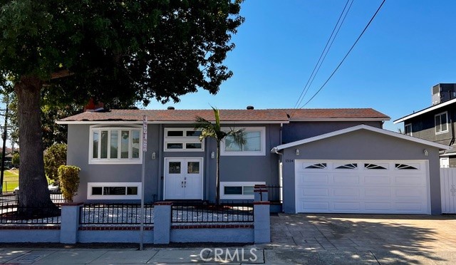 Property photo of 1514 E Maple AV