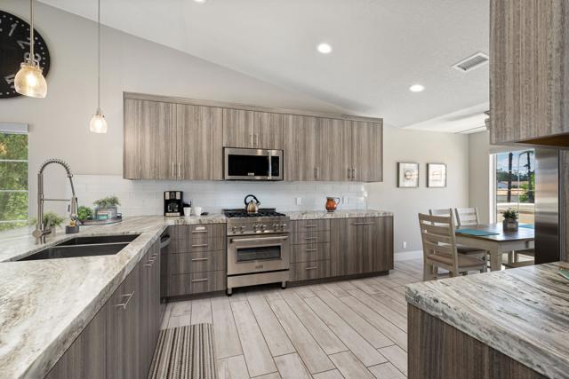 Property photo of 172 Torrey Pine DR