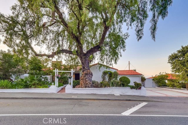 Property photo of 4052 Miraleste