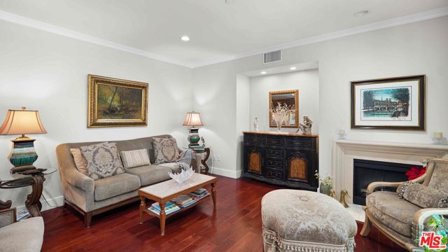 Property photo of 2240 S Beverly Glen BL