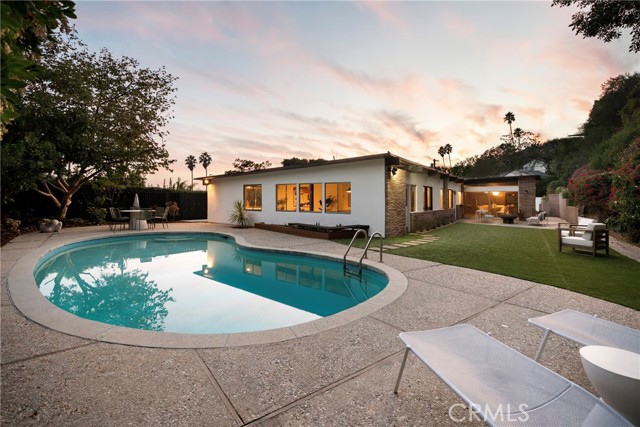 Property photo of 1816 N Stanley AV