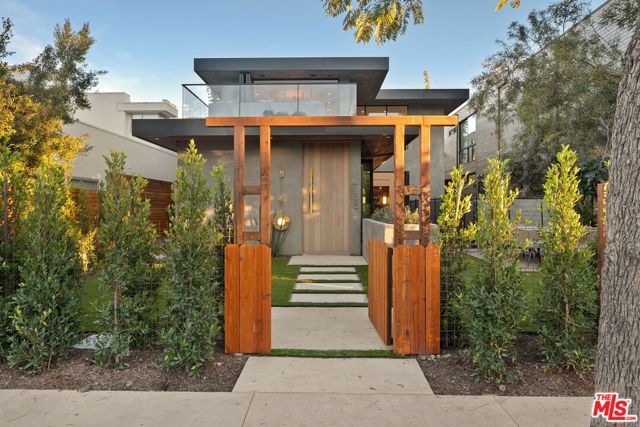 Property photo of 738 Palms BL