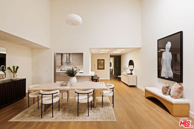 Property photo of 1520 S Beverly Glen BL