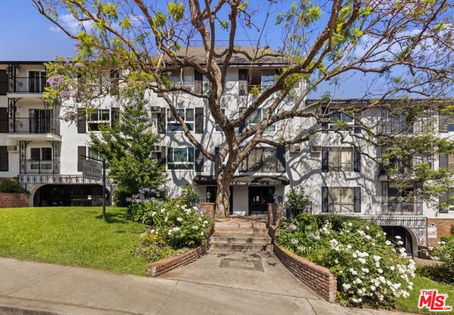 Property photo of 1222 N Olive DR