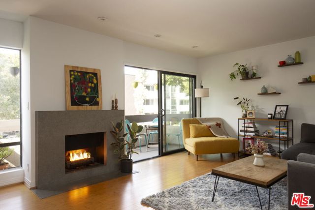 Property photo of 950 N Kings RD