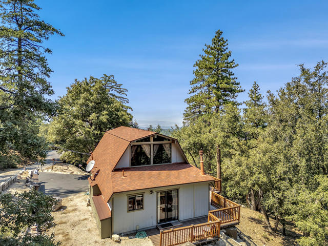 Property photo of 53050 Woodpecker WY
