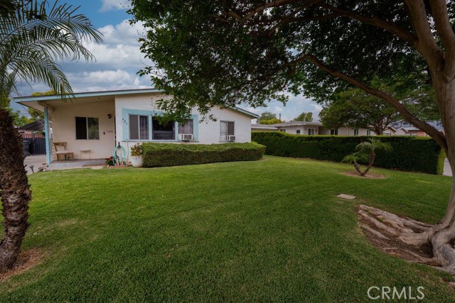 Property photo of 427 N Walnuthaven DR