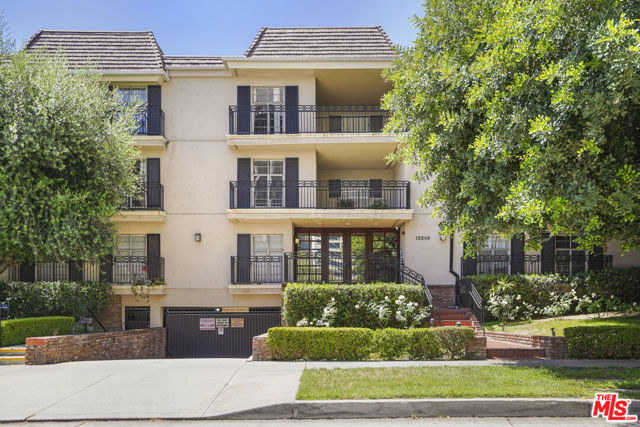 Property photo of 15248 Dickens ST