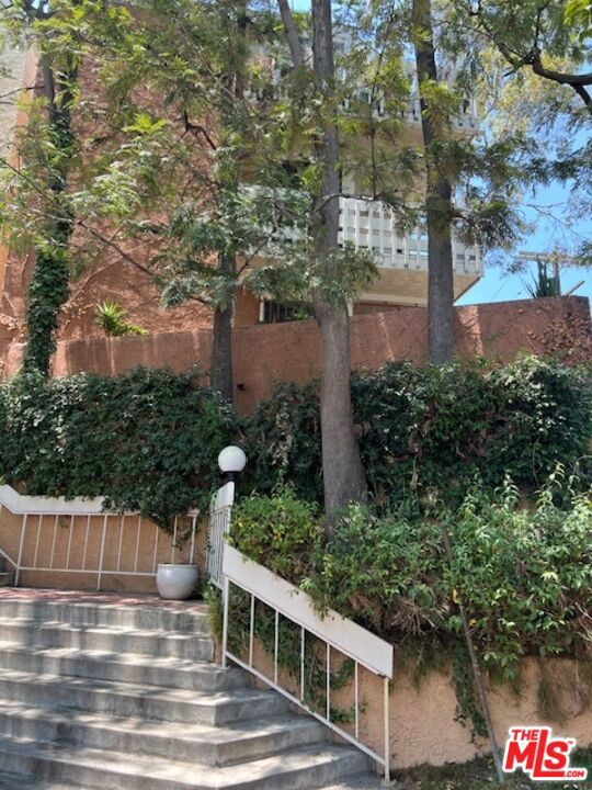Property photo of 3315 Griffith Park BL