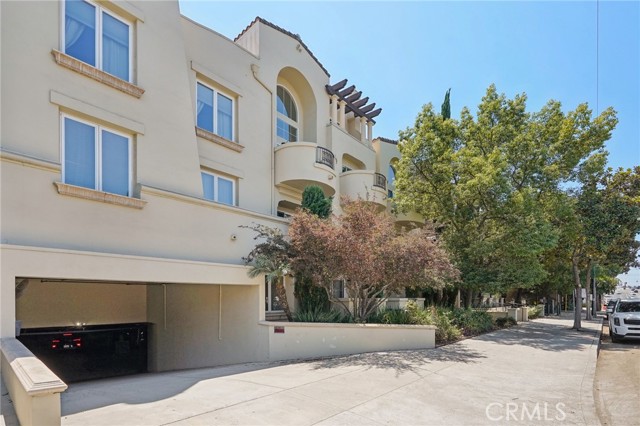 Property photo of 15206 Burbank BL